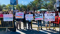 moradores-fazem-manifestacao-contra-‘po-preto’-da-csn-em-volta-redonda