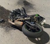 motociclista-morre-e-moto-e-partida-ao-meio-em-acidente-com-caminhao-em-resende