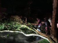 familia-fica-desalojada-apos-ventos-fortes-destelharem-casa-em-itatiaia