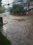 chuva-forte-provoca-enxurradas-e-alagamentos-em-barra-mansa