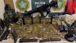 policiais-encontram-‘arsenal-de-guerra’-de-narcotraficante-chefe-de-faccao-criminosa-em-volta-redonda