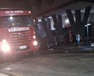 incendio-atinge-loja-do-shopping-popular-de-barra-mansa