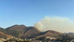 bombeiros-ainda-trabalham-no-rescaldo-de-incendio-na-serra-dos-mascates,-em-valenca