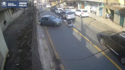 video:-motociclista-da-cambalhota-no-ar-apos-acidente-com-carro-em-volta-redonda