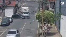 video:-batida-entre-carro-e-caminhao-deixa-pelo-menos-dois-feridos-em-volta-redonda